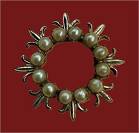 RARE VINTAGE GOLD & PEARL ROUND WREATH BROOCH