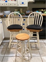 Swivel bar stools and stool