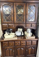 Wood china cabinet approx 52 x 80 x 19 no contents