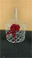 METAL WIRE BASKET WITH HANDLE