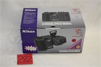 Nikon CoolPix 995 Digital Camera