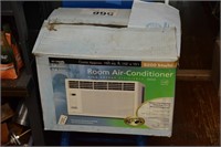5200 BTU/HR. AIR-CONDITIONER