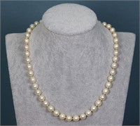 16" Vintage Ladies Pearl Necklace