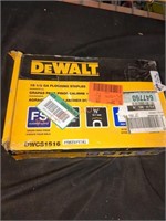DeWalt box of 15 1/2 GA flooring staples