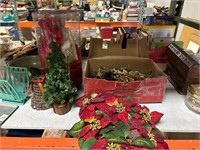 Box lot- Christmas/holiday decor