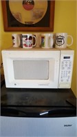 GE Microwave & Coffee Mugs