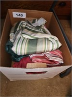 LOT TABLE CLOTHES