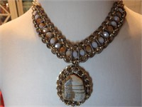 GOLD TONE NECKLACE W/ OPAL & GOLD BEADS & STONE