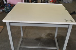 Under armour rolling table