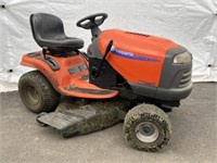 Husqvarna YTH 40 Lawn Mower with 42" Deck