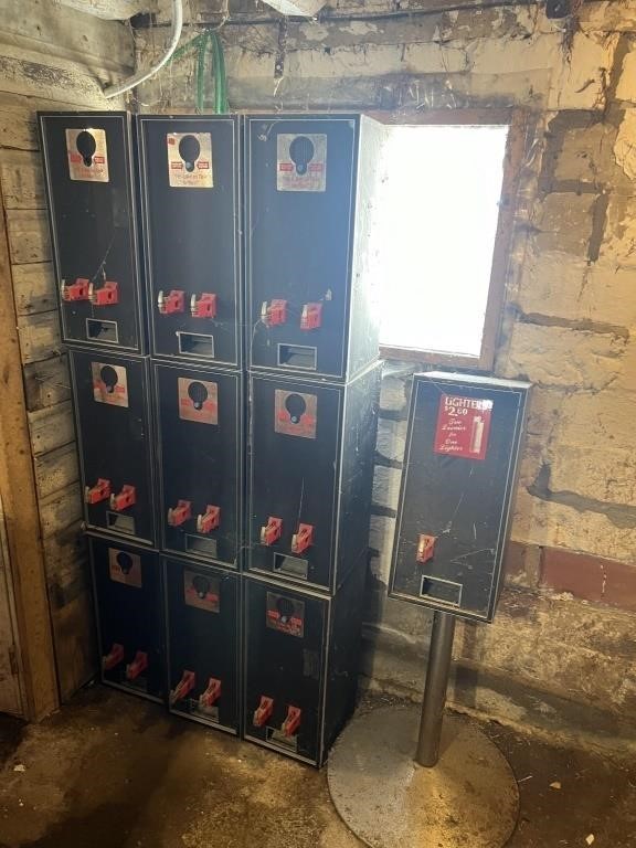 Ten Vintage Metal Vending Machines, Buyer takes