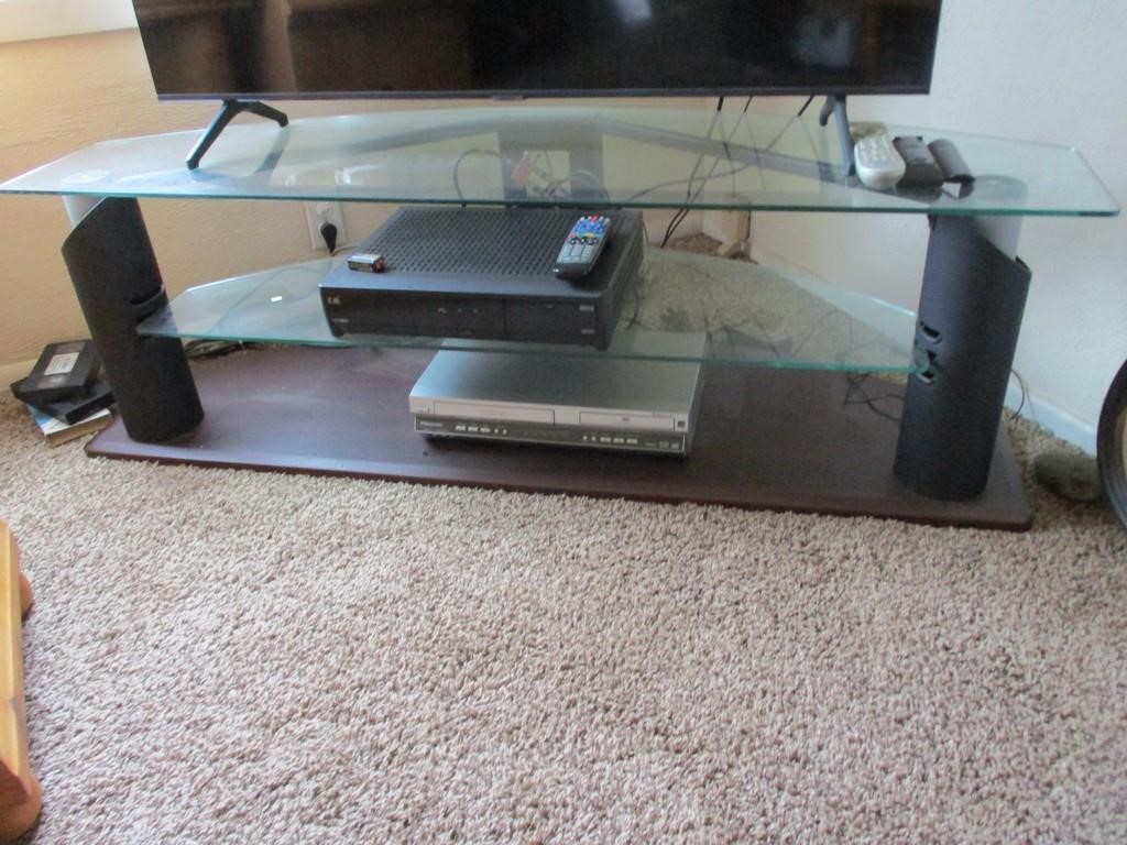 TV Stand w/ VHS/DVD Combo Player
