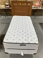 Twin size bed w/ Restonic ComfortCare Atlantis