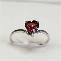 $600 10K  Garnet(1ct) Ring