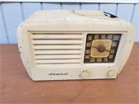 Vintage ADMIRAL Radio, Damaged