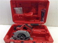 Milwaukee 18 Volt Saw Kit  No Batteries or Charger