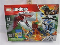 NIB LEGO JUNIORS JURASSIC WORLD