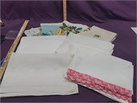 Lot of Vintage Table And Kitchen Linens Towels