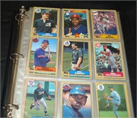 Lot of 269 TOPPS 1987 Baseball Cards Album