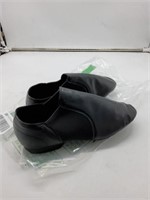 Bokimd size 6.5 black dress shoes