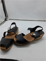 Mia black and wooden heels size 8.5