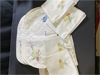 Embroidered Placemats and Napkins