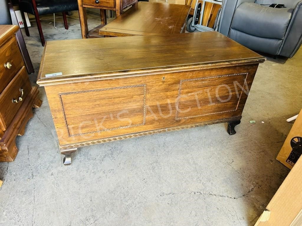 Cedar Lined , walnut hope chest , Honderich \