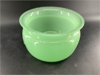 Beautiful jadeite bowl, 4 3/8" tall x 6 5/8" diame