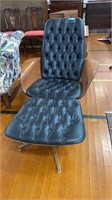 MID-CENTURY MOD. BENTWOOD LOUNGE CHAIR W/ OTTOMAN