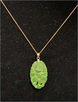 14 KT GOLD NECKLACE & CARVED STONE PENDANT