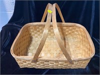 LARGE WOVEN MI'KMAQ GATHERING BASKET