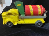 LINCOLN TOY CEMENT MIXER