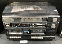 Sanyo GXT727 Stereo System.