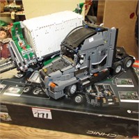 LEGO TECHNIC MACK TRUCK & TRAILER