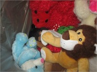 Stuffed Animals & Plush Toys - Huge Lot!