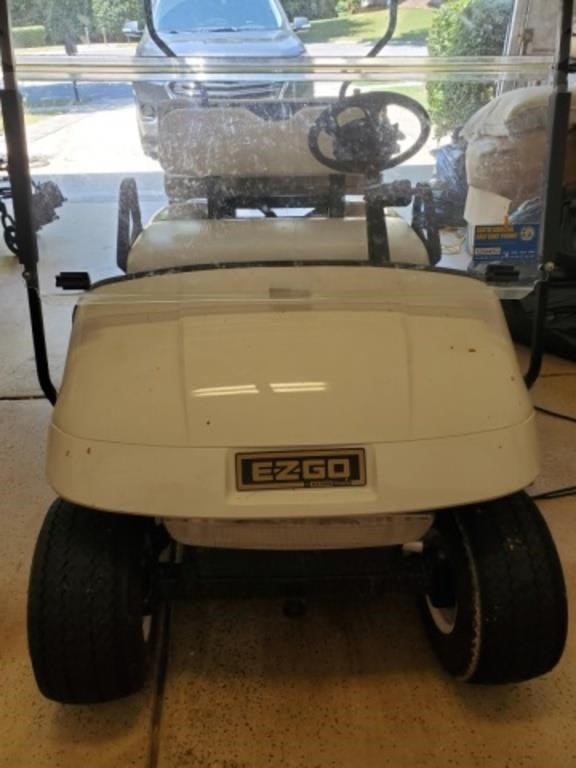 E-Z-Go Golf Cart