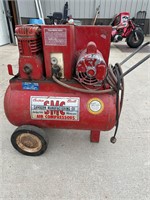 SMC 22 gal 2 hp Air Compressor - works