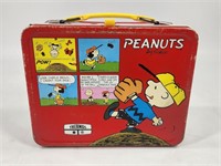 VINTAGE METAL PEANUTS LUNCHBOX