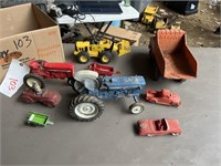 Tin Truck & Tractors