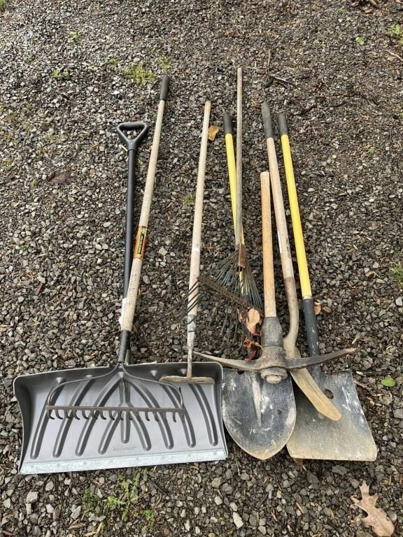 Assorted Garden Tool Lot