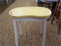 Kidney stool pted yellow