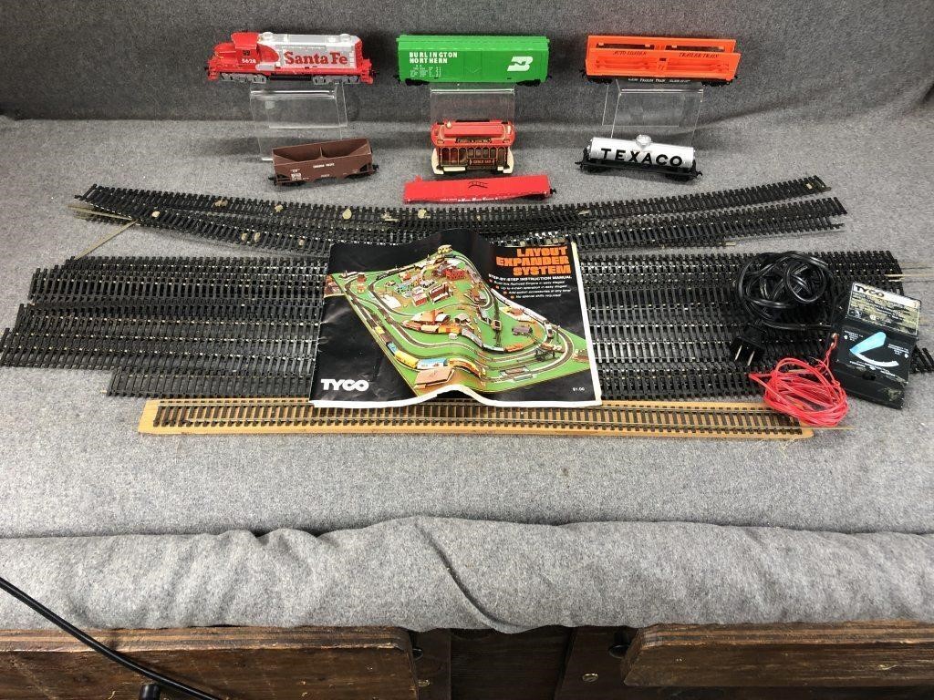 Tyco Model Train & Railroad Tracks
