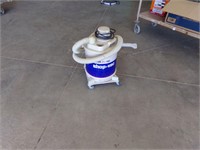 Shop vacuum