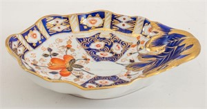 Japanese Imari Porcelain Shell Shaped Dish