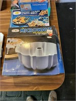 Bundt pan & misc kitchen supplies