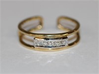 14k yellow gold Diamond Band Ring w/ 5 round