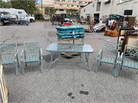 Green Metal Patio Dining Table w/4 Chairs