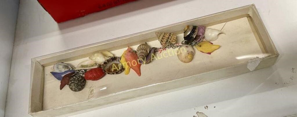 SHELL CHARM BRACELET