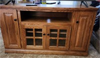OFFSITE-OAK TV STAND W/ STORAGE, NO DAMAGES OR
