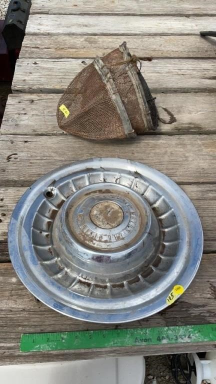 Hub cap 16”, fly fishing baskets.